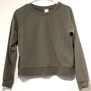 H&M Basics Sweater in Olive Green